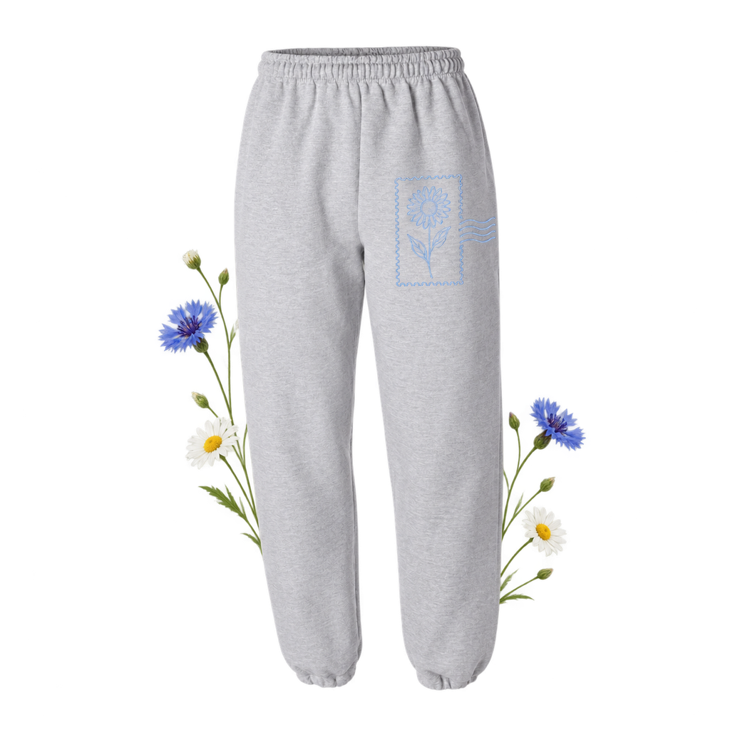Gildan 18200 with a classic fit, showing its sweatpant format