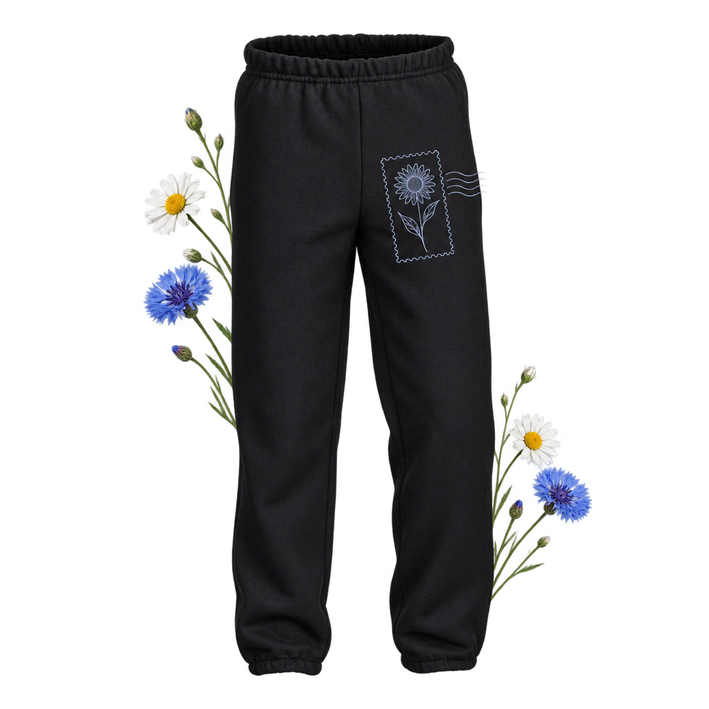 Gildan 18200B with a classic fit, showing its sweatpant format