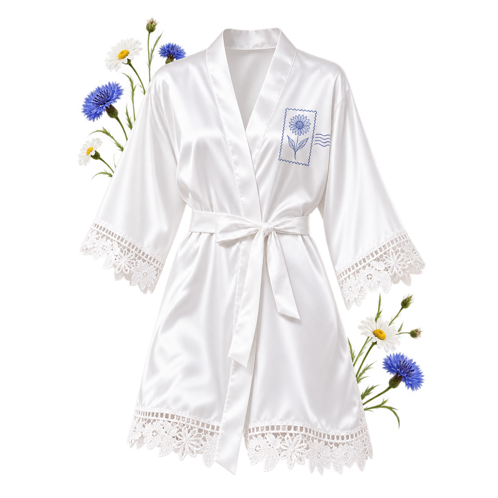 Satin Bridal Robe with a relaxed fit, V-neck and three-quarter sleeves